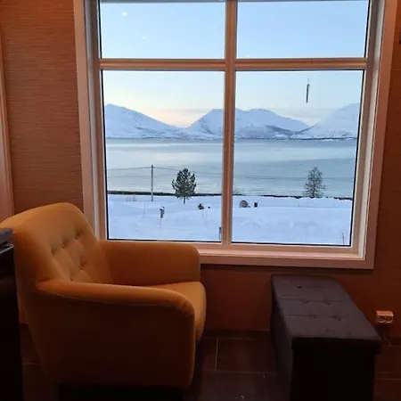 Et Flott Hus I Fine Og Rolige Omgivelser! Tromsdalen