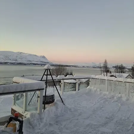 Et Flott Hus I Fine Og Rolige Omgivelser! *