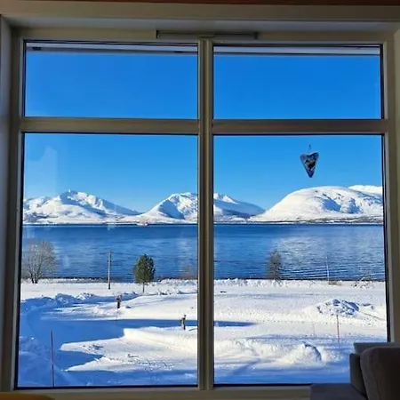 Nyaraló Et Flott Hus I Fine Og Rolige Omgivelser! *