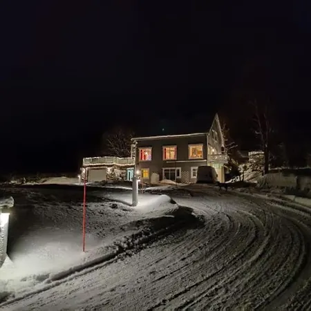 Nyaraló Et Flott Hus I Fine Og Rolige Omgivelser!